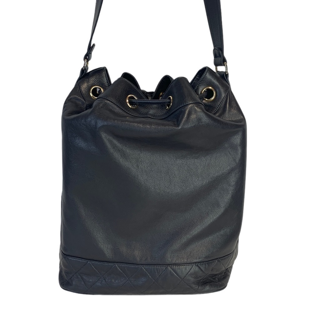 VINTAGE Chanel Bucket Bag - Picture 4 of 16